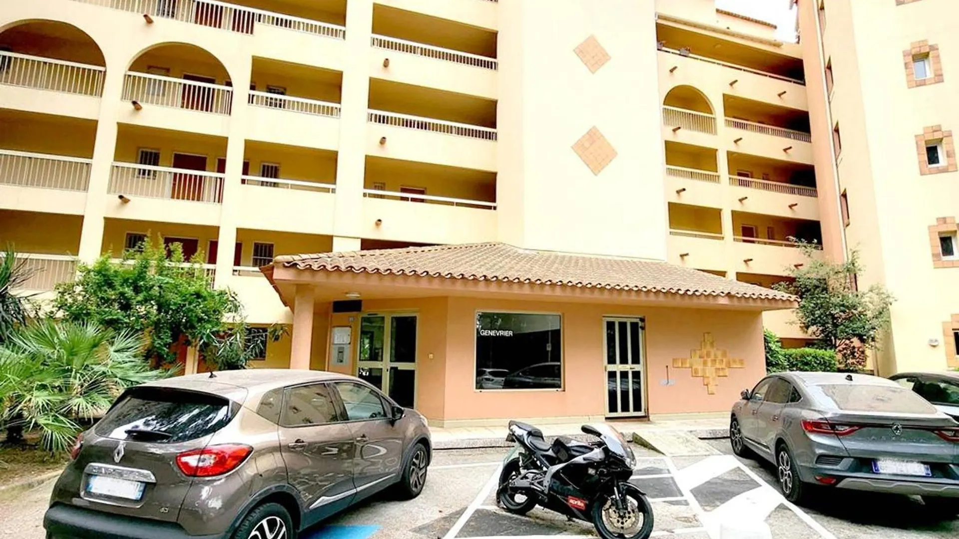 Appartement T2 + Coin Nuit, Parking, Piscine/Tennis, A 200M Plages/Commerces - Fr-1-316-323 Six-Fours-les-Plages 0*,  France